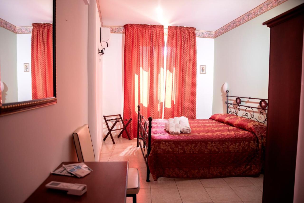 Carlo V - Holiday Rooms Porto Empedocle Luaran gambar